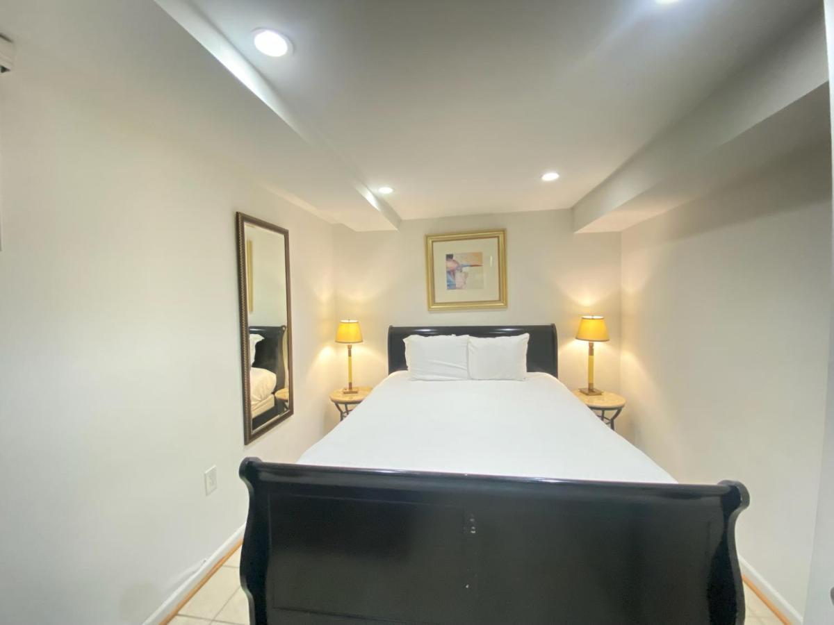 Comfy Basement Home 2 Bdrm1Den 3Queen Beds Washington Eksteriør billede