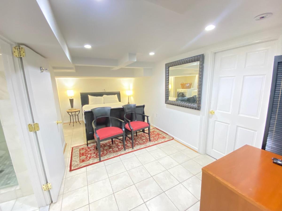 Comfy Basement Home 2 Bdrm1Den 3Queen Beds Washington Eksteriør billede