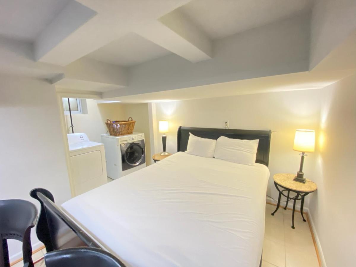 Comfy Basement Home 2 Bdrm1Den 3Queen Beds Washington Eksteriør billede