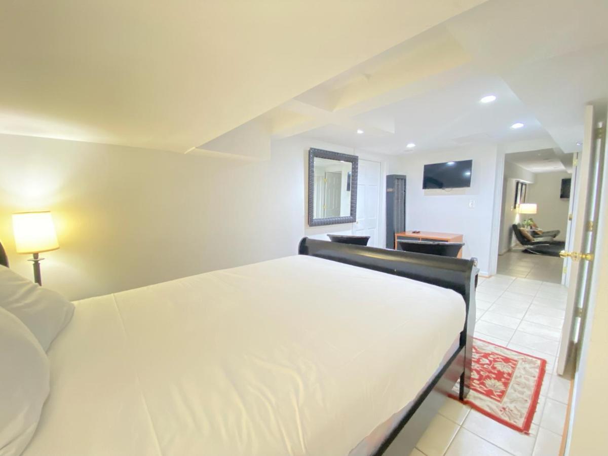 Comfy Basement Home 2 Bdrm1Den 3Queen Beds Washington Eksteriør billede